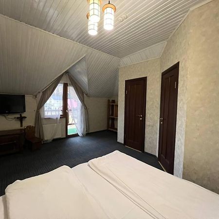 Silveroks Hotel Bukovel Ngoại thất bức ảnh